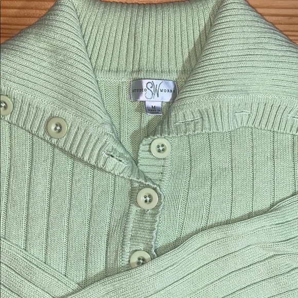 Sweater - Picture 5 of 5